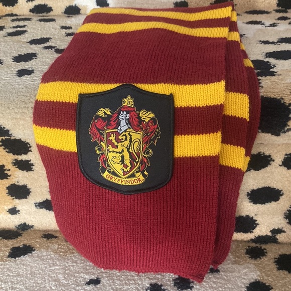 NWT Harry Potter Gryffindor sweater and scarf - Picture 4 of 4